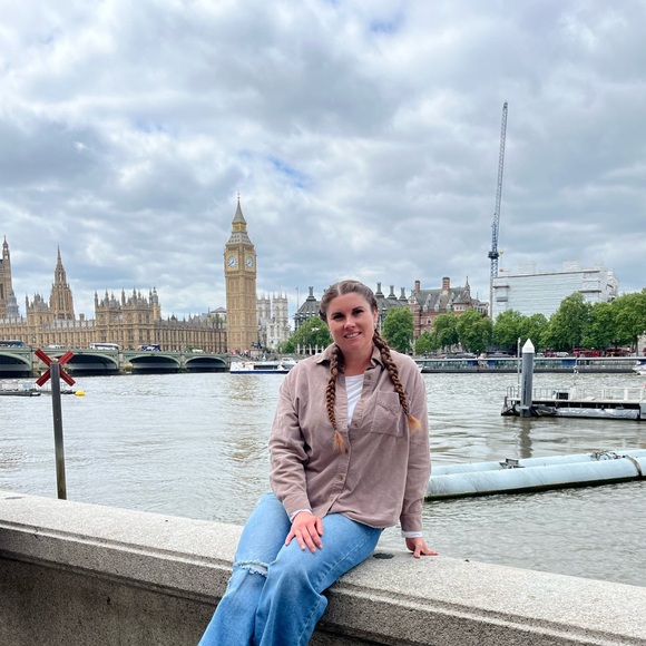 Meet your Posher, Brea - Picture 2 of 2